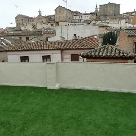 El Muro De Piedra Apartment *