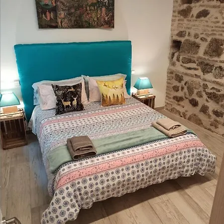 El Muro De Piedra Apartment *